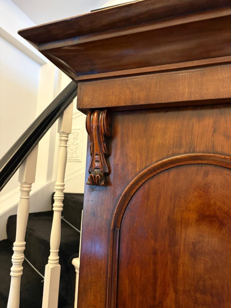 Antique Victorian Quality Figured Mahogany Three Door Wardrobe - Image 10